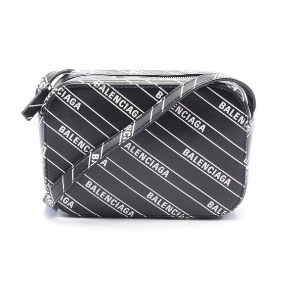 Balenciaga Handbags - Balenciaga EVERYDAY Leather Shoulder Bag